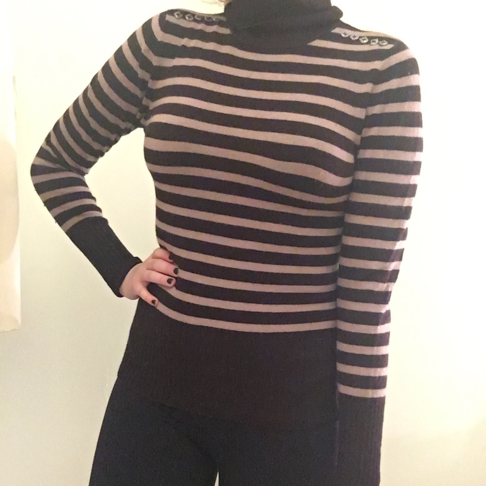 Super SOFT Striped turtleneckwith Shoulder Detail!